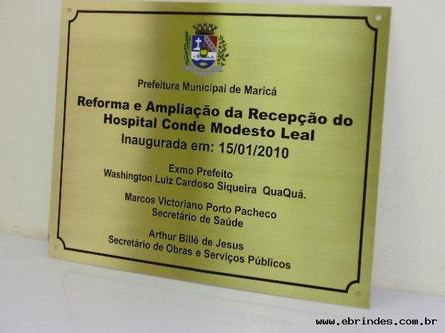 Placa de homenagens